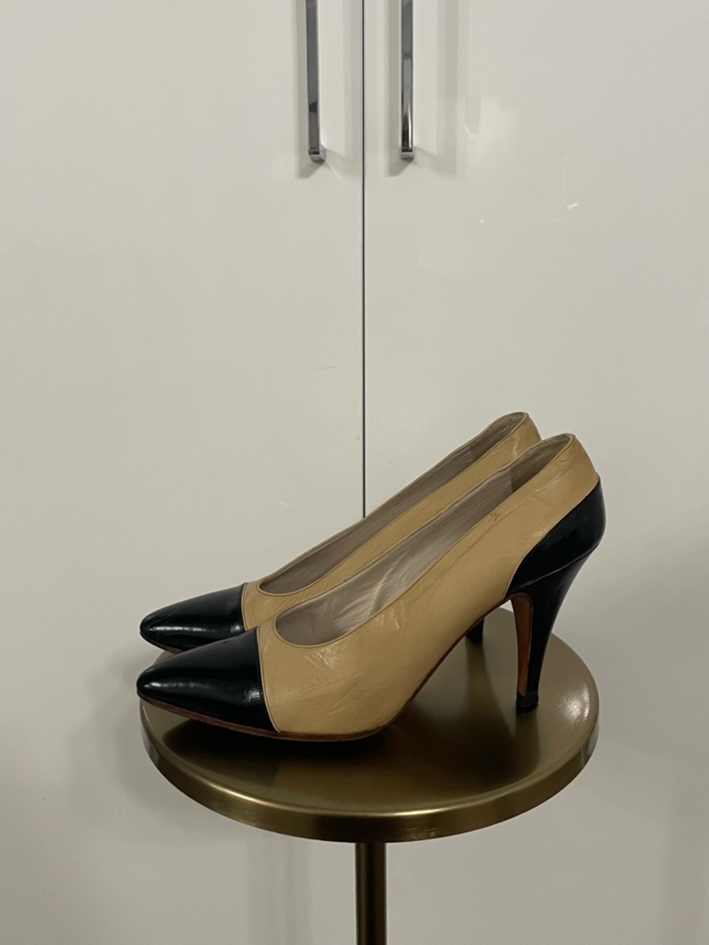 Vintage Chanel Colorblock Heels | Pointed Toe Quiet Luxury - Picture 4 of 8